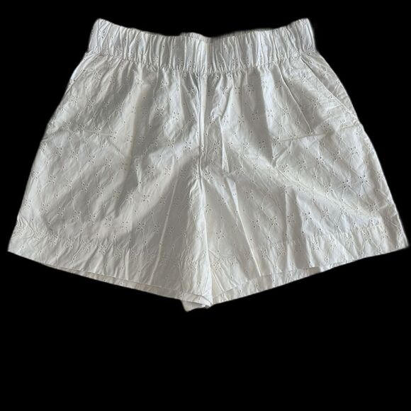 GAP White Eyelet Shorts NWT 100% Cotton Elastic Waist Summer Boho Cottagecore, S - Picture 3 of 7